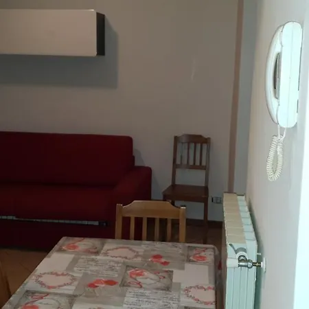 Apartman Taramelli 15 *